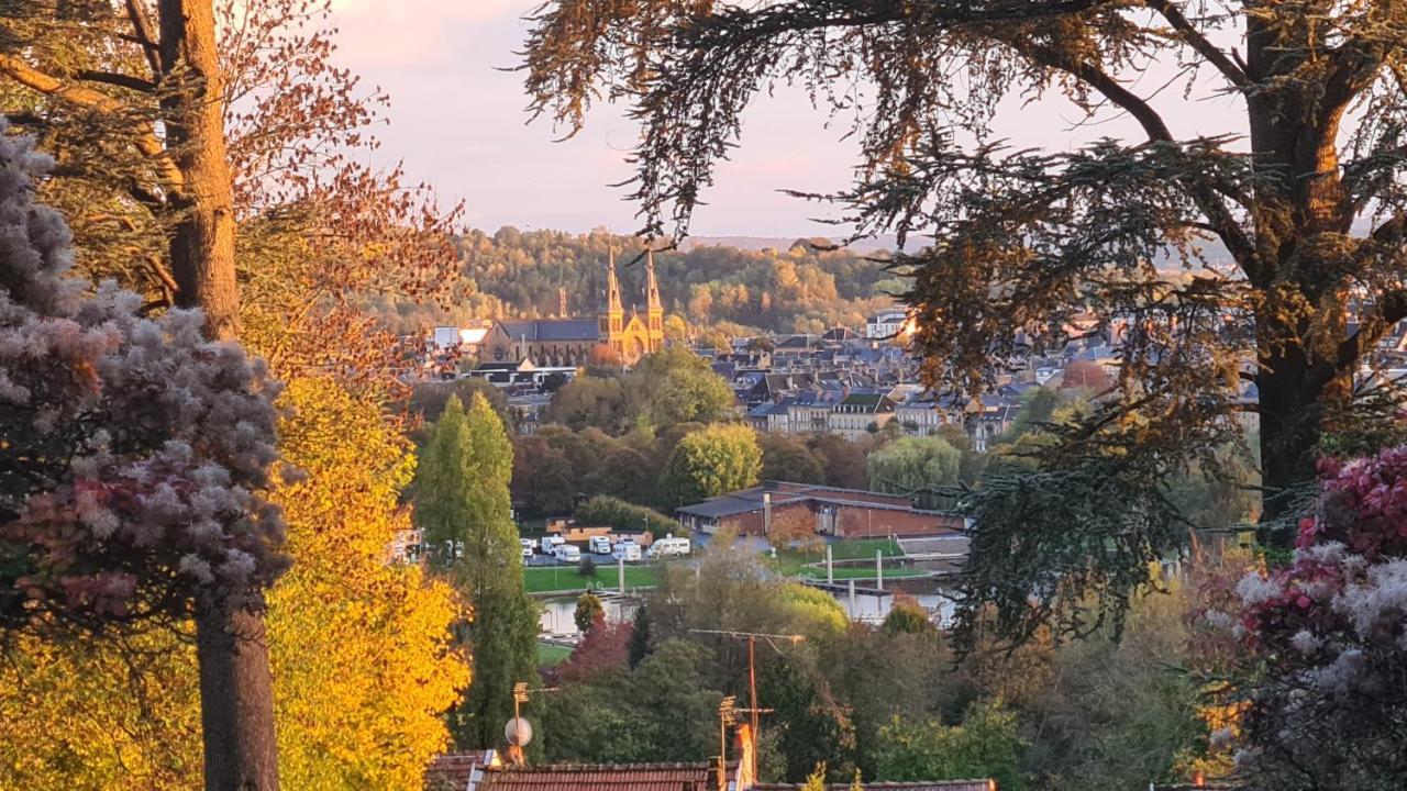 Appartement Loft Les Deux Cedres Avec Vue Panoramique à Charleville-Mézières Extérieur photo